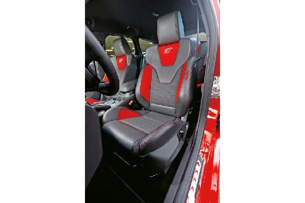 Ford Focus ST Turnier, Fahrersitz