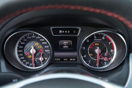 Mercedes CLA 45 AMG, Rundinstrumente