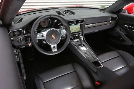 Porsche 911 Carrera S, Cockpit