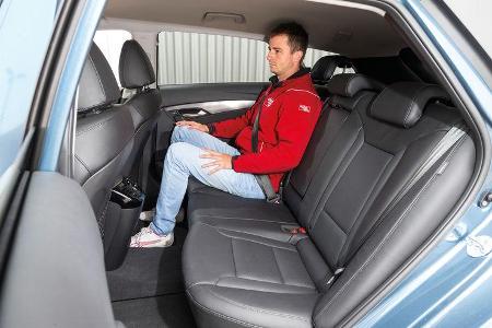 Hyundai i40 1.7 CRDi, Rücksitz, Beinfreiheit