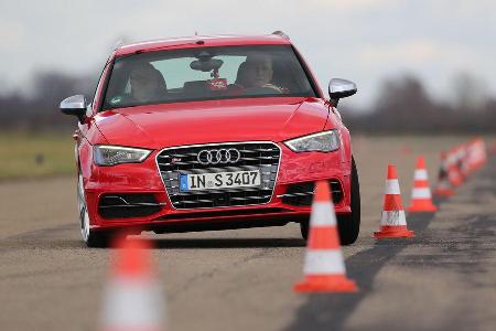Audi S3 Sportback, Frontansicht, Slalom
