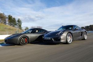 Porsche Cayman S gegen Lotus Evora S Sports Racer