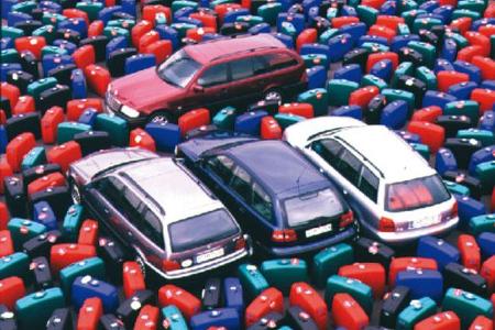 Audi A4 Avant 1.8, BMW 318i Touring, Mercedes C180 T, Volvo V40 2.0i 16V Audi A4 Avant 1.8, BMW 318i Touring, Mercedes C180 T, Volvo V40 2.0i 16V