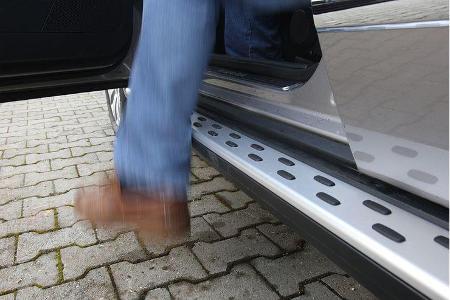 An den Trittbrettern (541 Euro) verschmutzt man sich zwangsläufig die Hose.