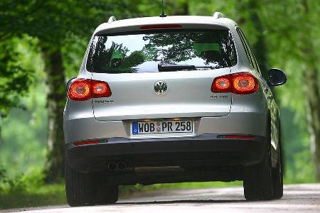 Obwohl er nicht ganz so spontan einlenkt, muss er sich dynamisch nicht hinter dem Kuga verstecken.