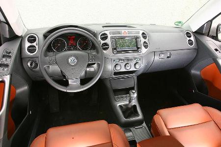 Ãbersichtliches Cockpit mit hervorragendem Navi.