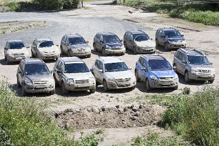 ... Chevrolet Captiva, Mitsubishi Outlander, Honda CR-V, Land Rover Freelander und VW Tiguan.