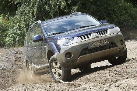 Die enge technische Verwandtschaft mit dem Peugeot 4007 lässt ähnliche Eigenschaften erwarten, ...