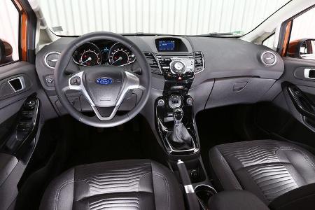 Ford Fiesta 1.0 Ecoboost Start-Stopp Titanium, Cockpit, Lenkrad