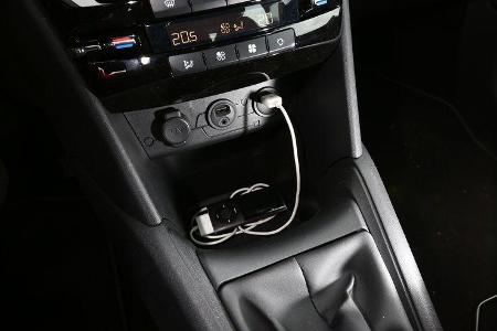 Peugeot 208 82 VTi Active, Anschlüsse