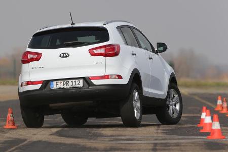 Kia Sportage1.7 CRDi, Heckansicht, Slalom