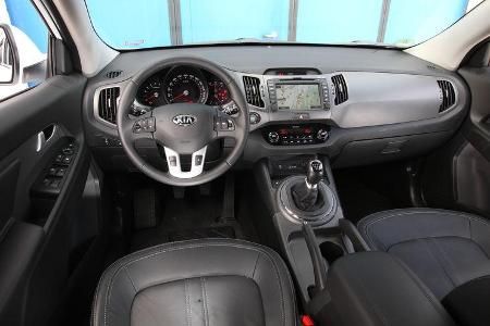 Kia Sportage1.7 CRDi, Cockpit, Lenkrad