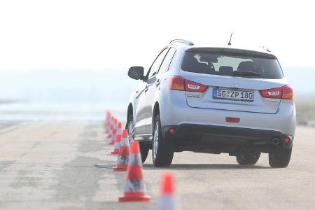 Mitsubishi ASX 1.8 Di-D, Heckansicht, Slalom