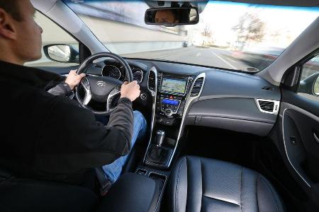 Hyundai i30 1.6 CRDI, Cockpit, Lenkrad