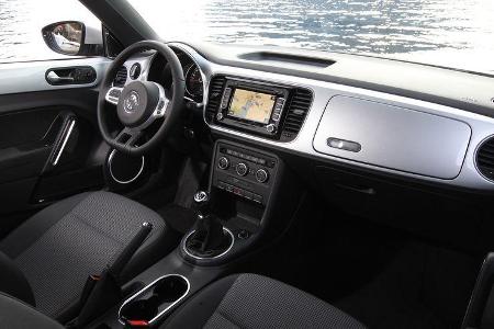 VW Beetle 2.0 TDI Design, Cockpit, Lenkrad