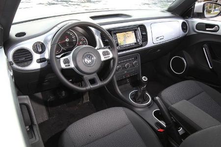 VW Beetle 2.0 TDI Design, Cockpit, Lenkrad