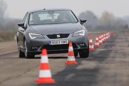 Seat León 1.4 TSI, Frontansicht, Slalom