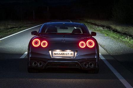 Nissan GT-R 2016, Front