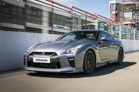 Nissan GT-R 2016, Front