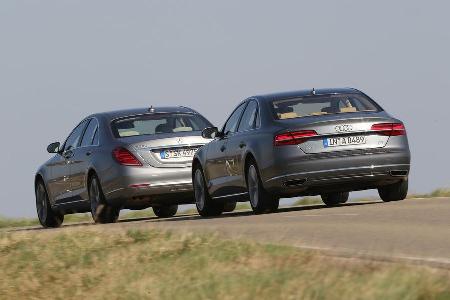 Audi A8 3.0 TDI Clean Diesel, Mercedes S 350 Bluetec, Heckansicht