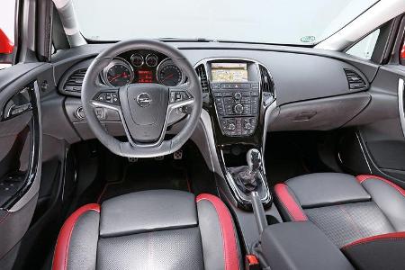 Opel Astra 2.0 CDTi Biturbo, Cockpit