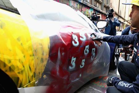 Ricciardo & Verstappen - Red Bull - Graffiti - Aston Martin - GP Australien 2018