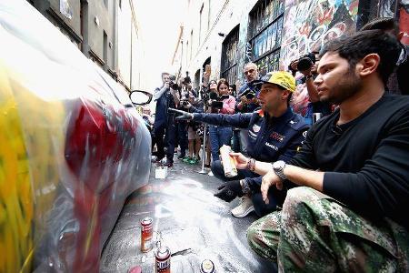Ricciardo & Verstappen - Red Bull - Graffiti - Aston Martin - GP Australien 2018