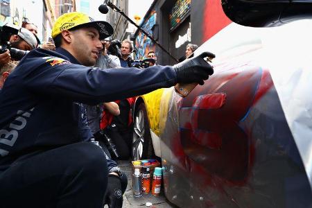 Ricciardo & Verstappen - Red Bull - Graffiti - Aston Martin - GP Australien 2018
