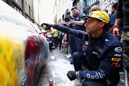 Ricciardo & Verstappen - Red Bull - Graffiti - Aston Martin - GP Australien 2018