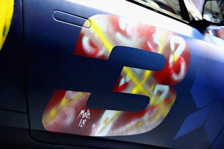 Ricciardo & Verstappen - Red Bull - Graffiti - Aston Martin - GP Australien 2018