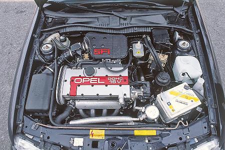 Opel Calibra, Motor