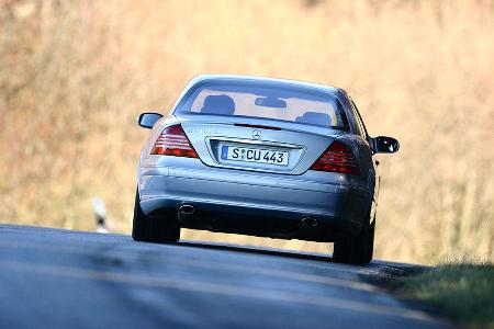 Im Heck des Mercedes verbirgt sich der größere Kofferraum