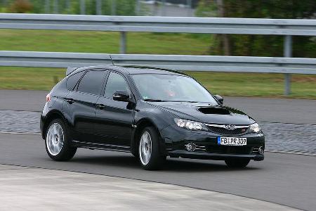 Unter Last drängt die Vorderachse des WRX nach außen.