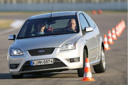Der Ford federt straffer.