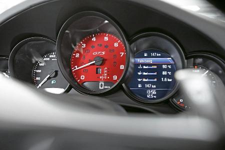 Porsche 911 Carerra GTS, Rundinstrumente