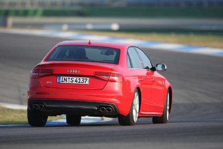 Audi S4 3.0 TFSI, Heck, Kurvenansicht