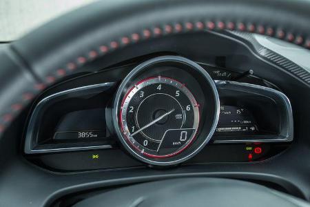 Mazda 3 Skyactiv-D 150, Rundinstrumente