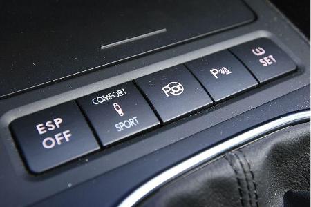 Vorbildliche Verarbeitung, adaptive Dämpfer, feine ESP-Regelung, Parkassistent.