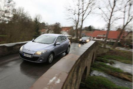Kultivierter, sparsamer und durchzugsstarker Motor, fein ansprechende Federung, sicheres Handling.