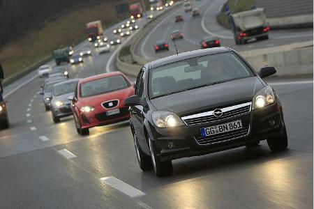Gute Fahrleistungen, relativ laute Innengeräusche, helles Xenonlicht, angenehmer Autobahnkomfort.