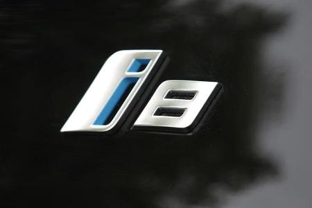 BMW i8, Typenbezeichnung