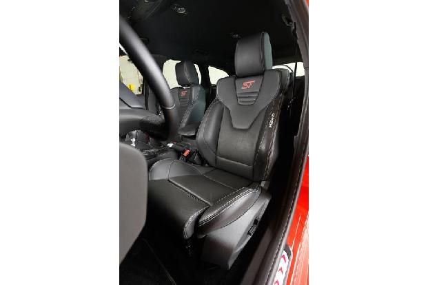 Ford Focus ST Turnier, Fahrersitz