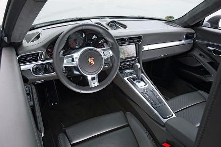 Porsche 911 Carrera S, Cockpit