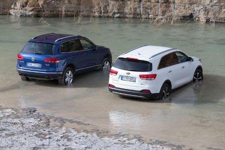VW Touareg V6 TDI BMT SGR, Kia Sorento 2.2 CRDi, Heckansicht