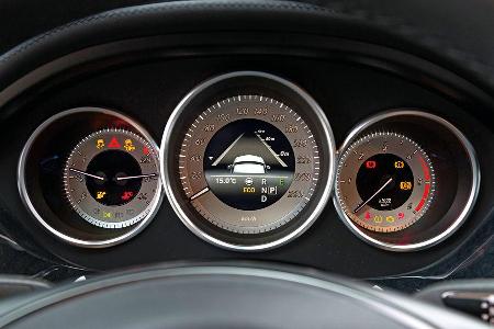 Mercedes CLS 350 Bluetec Shooting Brake, Rundinstrumente