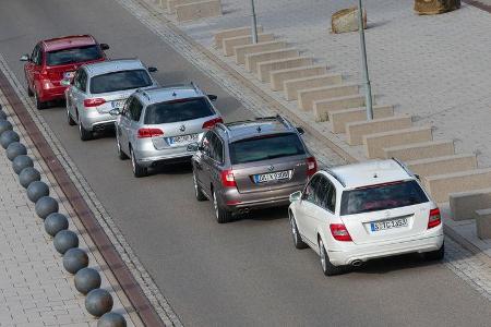 VW Passat Variant 2.0 TDI Highline, BMW 320d Touring Sportline, Audi A4 Avant 2.0 TDI Ambition, Mercedes C 220 CDI T Avantga...