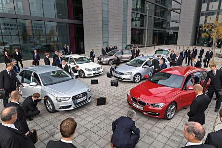 VW Passat Variant 2.0 TDI Highline, BMW 320d Touring Sportline, Audi A4 Avant 2.0 TDI Ambition, Mercedes C 220 CDI T Avantga...