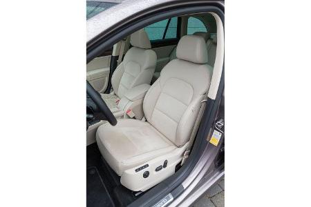 Skoda Superb Combi 2.0 TDI Eleg., Fahrersitz