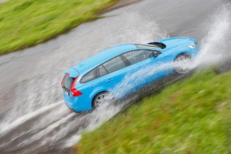 Volvo V60 Polestar, Seitenansicht, Wasserdurchfahrt