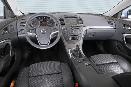 Opel Insignia Sports Tourer 2.0 BiTurbo, Lenkrad, Cockpit